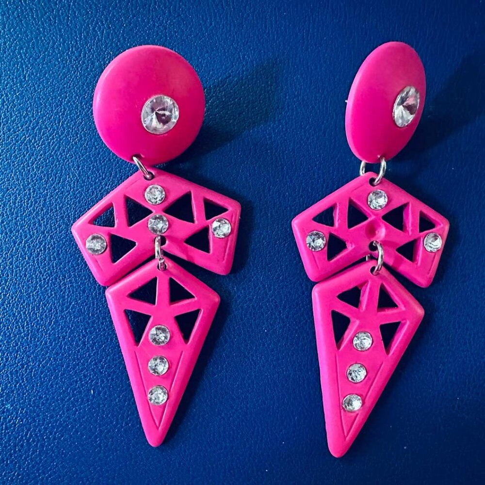 Like a Rhinestone Barbie. 80s Disco Drop Hot Pink Earrings.